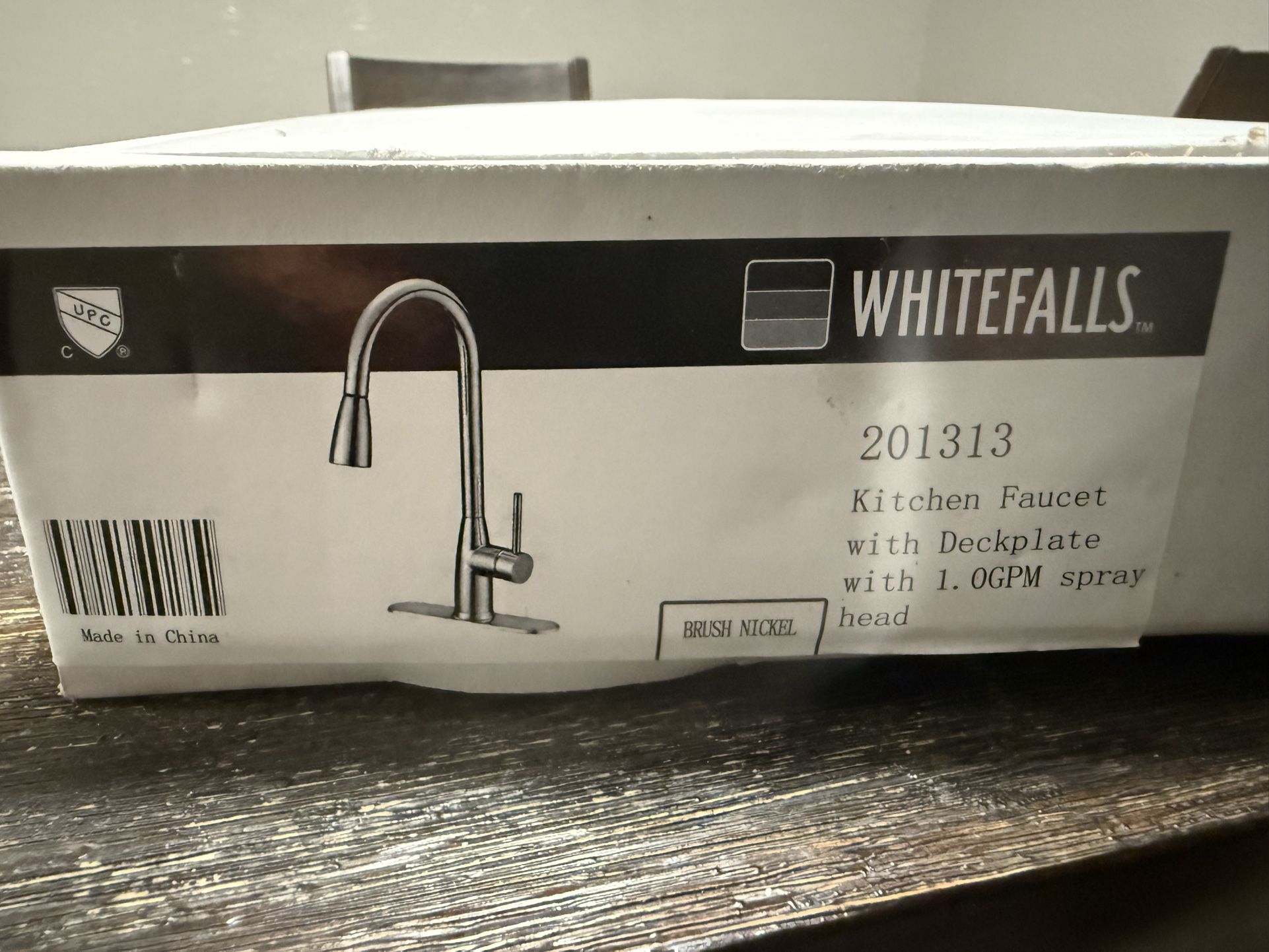 Kitchen Faucet With Deckplate With 1.0GPM Spray Head
