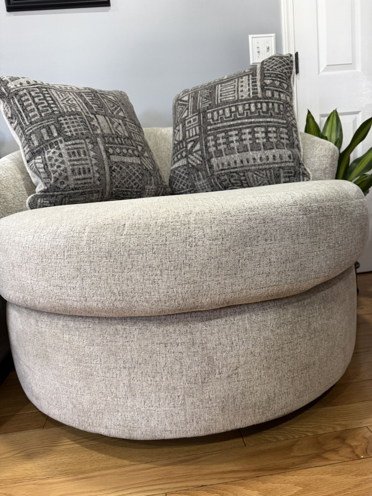 Signature Design by Ashley Swivel Chair