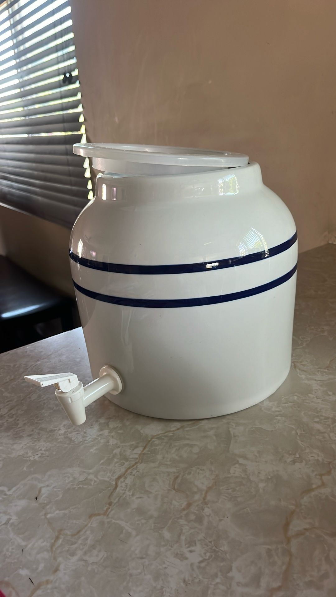 Water Fountain No Chips No Broken Come With Plastic Protector No Chips No Broken