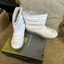 Tek gear white boots