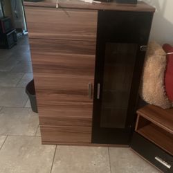 Light German Entertainment Center