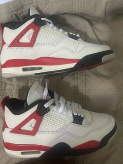 Nike Jordan 4 fire red
