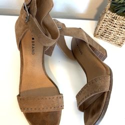 10 Lucky Brand Oakes2 Dress Sandals Taupe Leather Ankle Strap Block Heel Summer