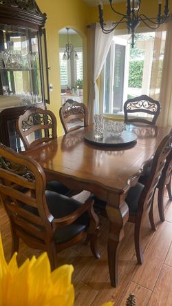 Dining room set for 6
