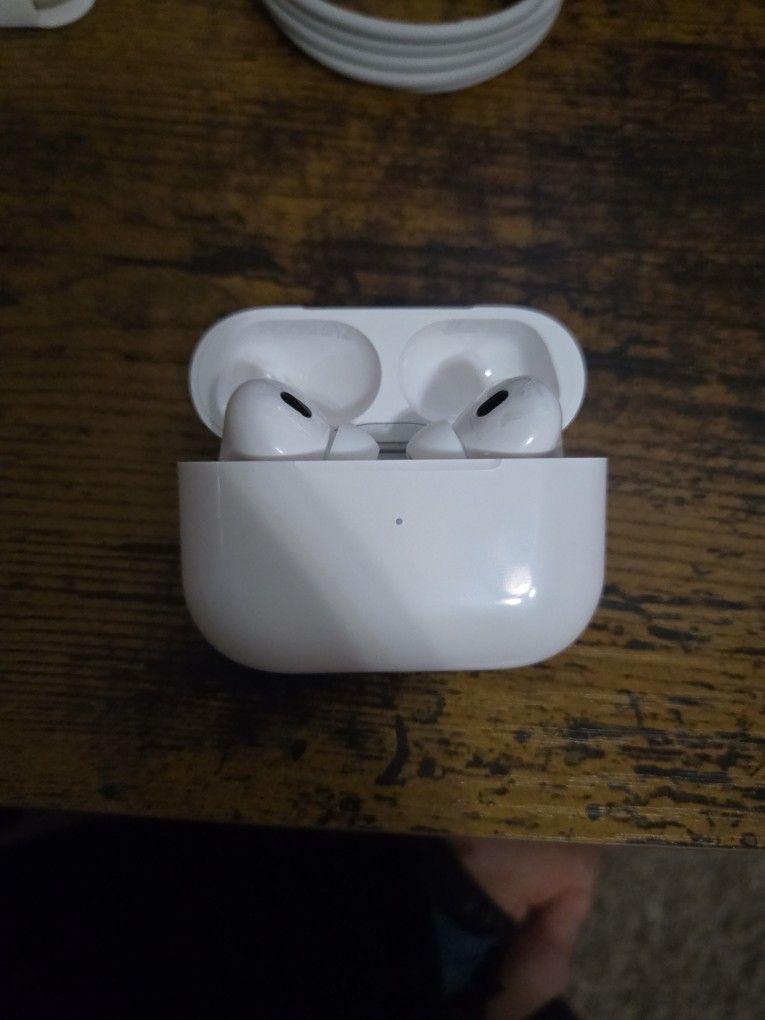 🔥 AirPods Pro Style – Brand New with Box & Cable – $65 🔥