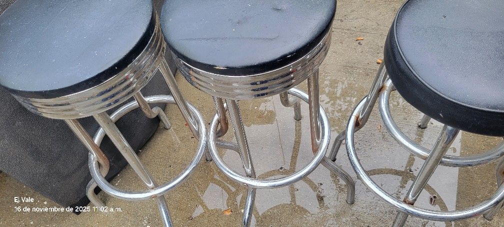 3 Stools 