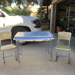 Vintage 50’s Metal Table With Drawer And Built In Leaf and 2 Chairs