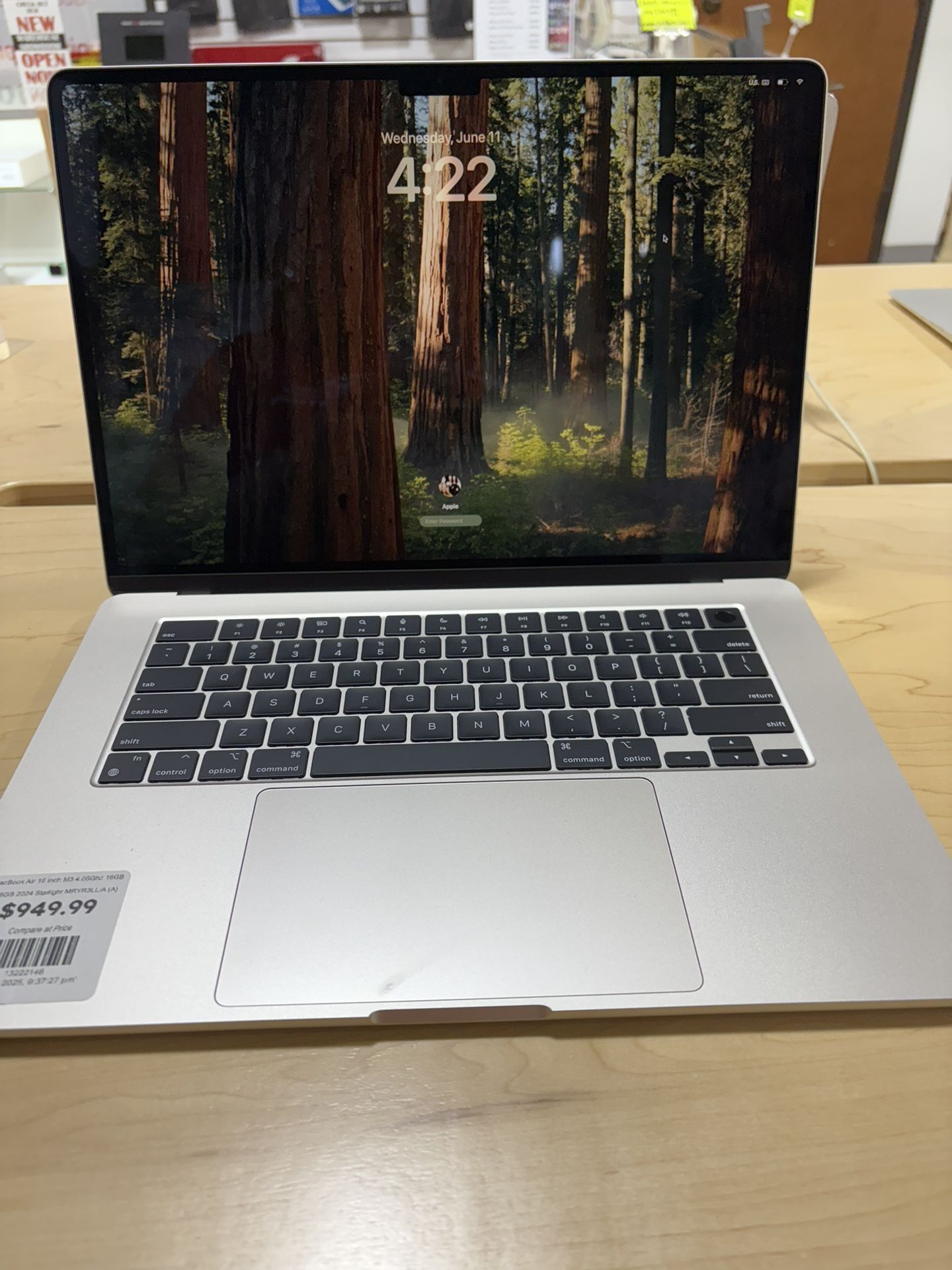 MacBook Air 15 inch M3 4.05Ghz 16GB 256GB 2024 Starlight