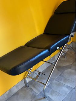 Cosmetologist/Esthetician/Tattoo Artist Chair