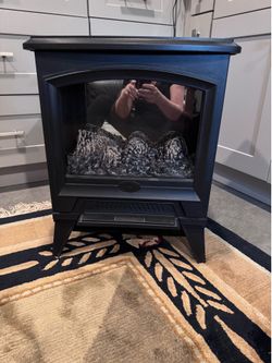 Like-New Electric Fireplace Heater – Works Perfect! 🔥