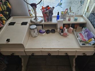 Desk/Vanity