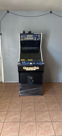 Chicago Gaming Arcade Legends Golden Tee Arcade Cabinet