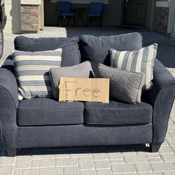 LoveSeat 