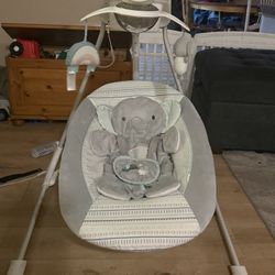 Ingenuity Inlighten Baby Swing Forest Animals 