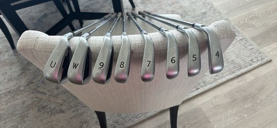 Ping G400 irons like new, Stiff flex 4-GW
