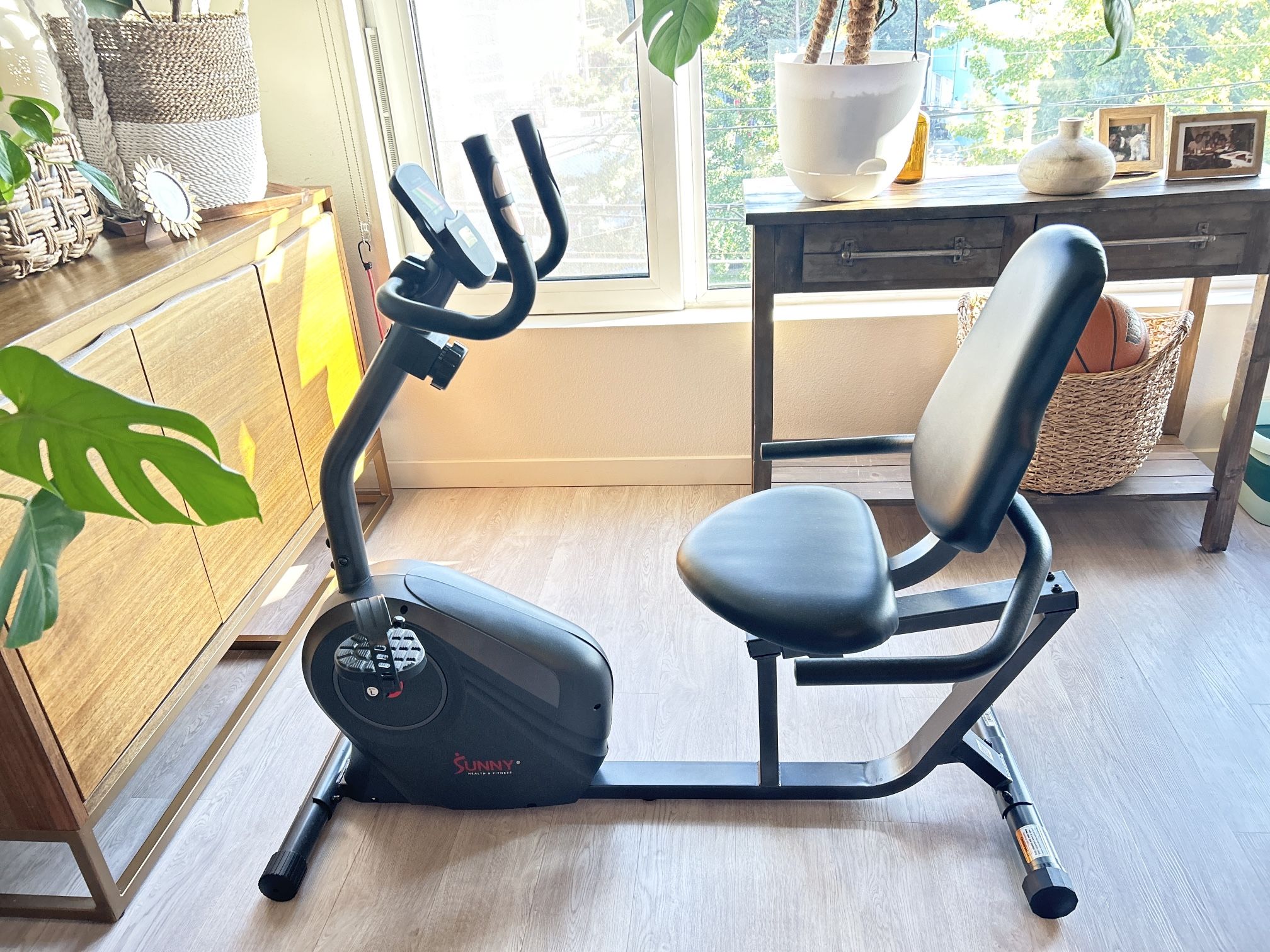 Sunny Health & Fitness Smart Heavy-Duty Recumbent Bike