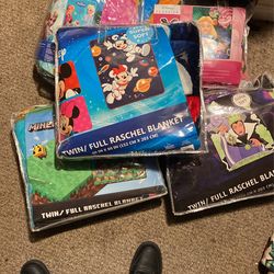 5 Disney Blankets