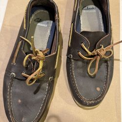  Clarks boat shoes in dark brown leather 9