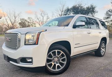 2017 GMC Yukon Denali - V8 6.2L, Leather, Sunroof, 119K Miles