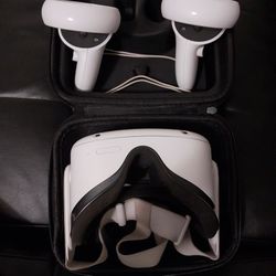 Oculus Quest 2 With Case