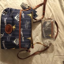 Dooney & Bourke 