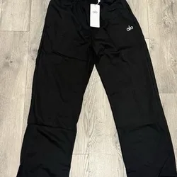 🔥 Alo Uncuffed Relaxed Fit Sweatpants New | 100% Authentic  Sizes Available: Small Medium Large