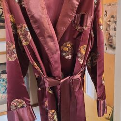 Vintage Chinese SILK Embroidered smoking 🚬 Jacket- Its Awesome
