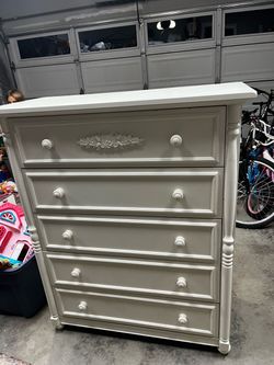 Dresser