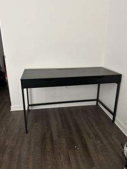 Black office desk
