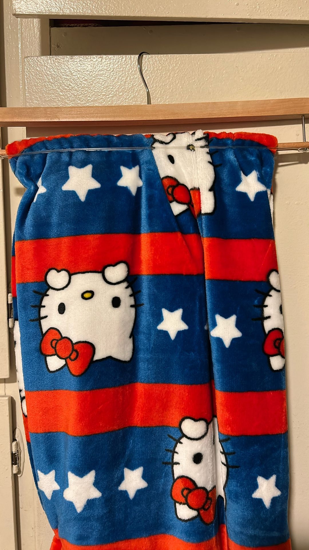 Hello Kitty blanket