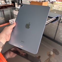 Apple 11” iPad Air 5th gen M1 Chip 64GB! WiFi! 90 day warranty! We offer financing!