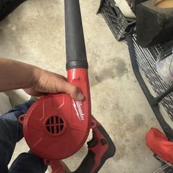 milwaukee blower