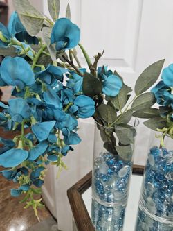 Two Cylinder Vases With Crystal Pebbles and Flowers