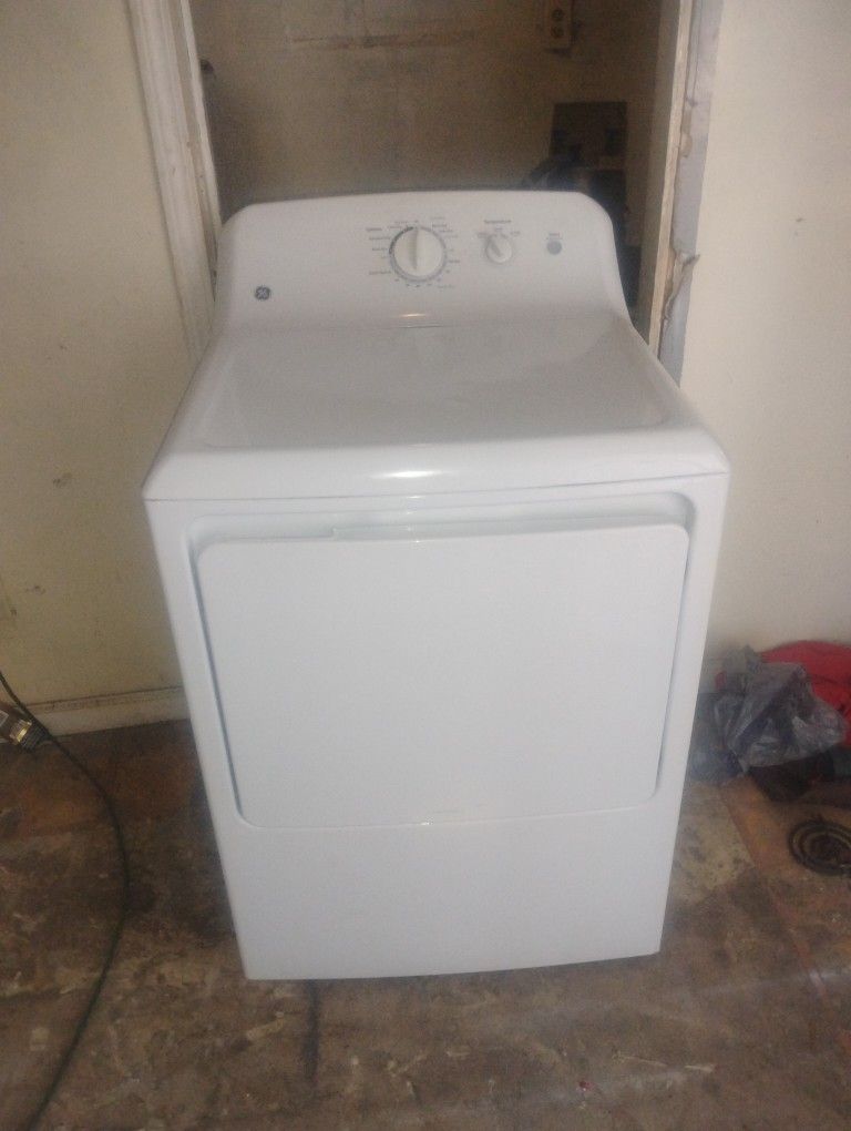 GE Dryer Super Clean Super Hot Everything Works