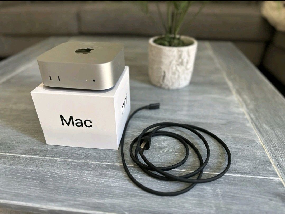 Apple Mac mini M4 24GB RAM 10 CPU/GPU 512GB SSD Silver MCYT4LL/A