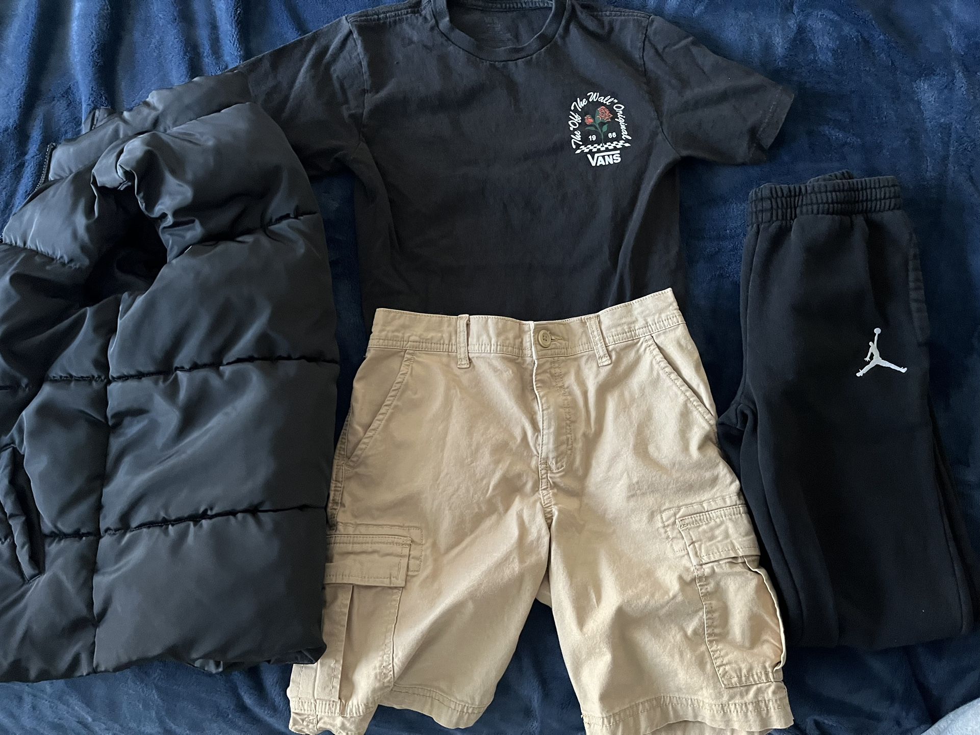 KIDS OUTFIT BUNDLE (4) PIECES (SIZES IN PICS)