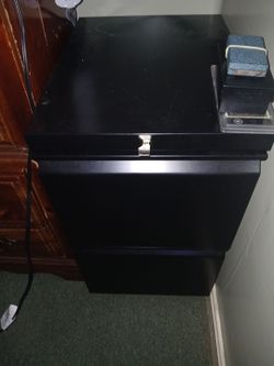 2 Draw  File Cabinet w/ Key