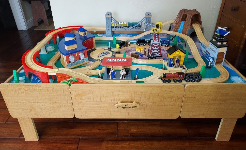 Imaginarium Classic Train Table Set With Roundhouse