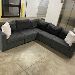 *Free Delivery*🚚 Modular Ashley Furniture Dark Gray 5 Piece Sectional!