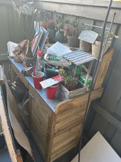 Outdoor potting station