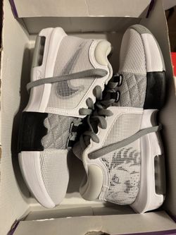Nike Low-Top Sneakers White and Gray
