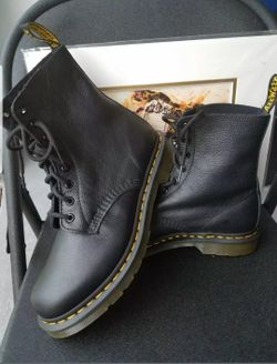 DR MARTENS Pascal 8 eye Virginia black boots us 10 UK 8