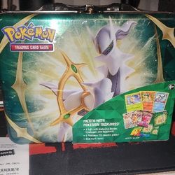 Arceus Spring 2022 Collector's Chest Pokemon Brilliant Stars/ Fusion Strike