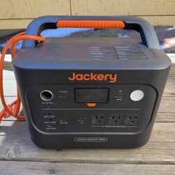 Jackery Explorer 1000 v2 Portable Power Station 