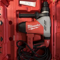 Milwaukee 1 9/16  rotary chipping hammer 