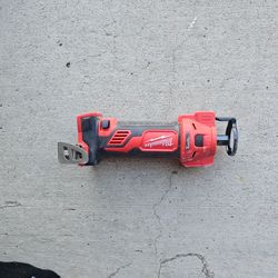 Milwaukee m18 drywall cutout out tool