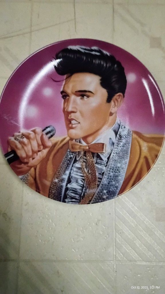 Elvis Presley Collector Plate.