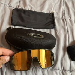 SUNGLASSES OAKLEY 