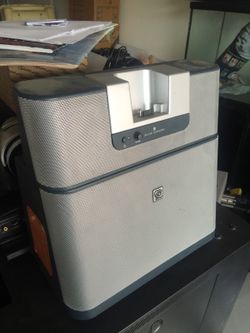 Sirius/XM Hifi dock w build in subwoofer