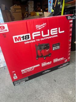 M18 FUEL 9 Gal. Cordless DUAL-BATTERY Wet/Dry Shop Vacuum Kit with (2) 8.0 ah Batteries, Filter, Hose, and Accessories